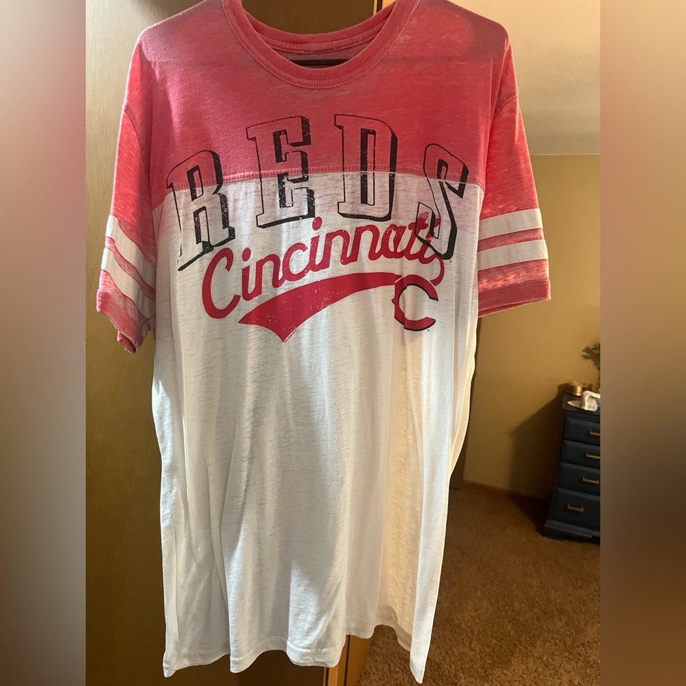 Cincinnati Reds tshirt
